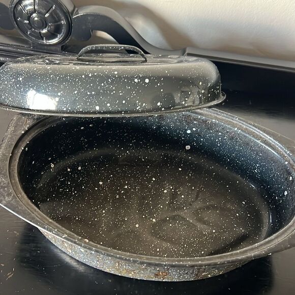 Small Enamelware Roaster black /white specs - Picture 6 of 12